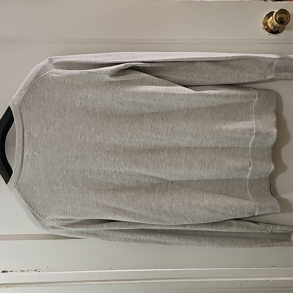 Old Navy Women Heather Gray V-Neck Sweater - Picture 3 of 3